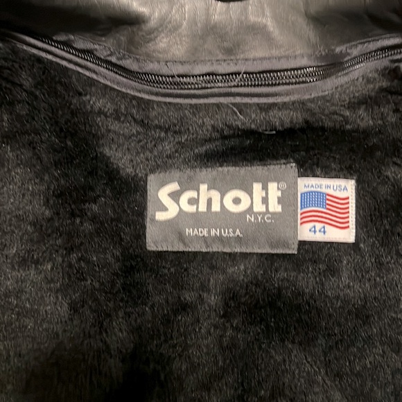 Men’s Schott Genuine Black Leather Motorcycle Jacket with fur liner in size 44